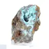 Piedra coleccionable de brochantita en bruto de Chile sobre una base. - 0