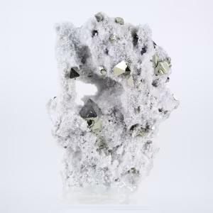 Cristalización de pirita octaédrica peruana sobre basamento.