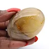 Canto rodado de cuarzo amarillo de Madagascar de contornos suaves - 2