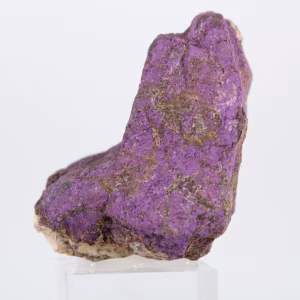 Purpurita de Portugal sobre peana – Mineral natural en bruto