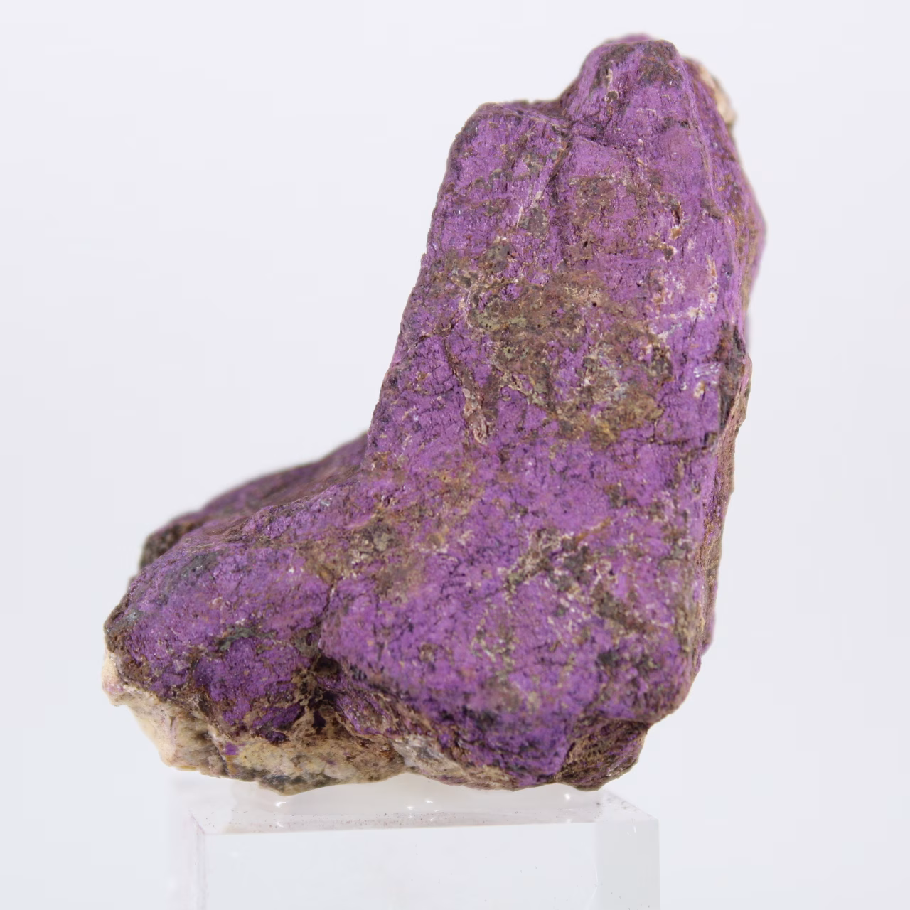 Purpurita de Portugal sobre peana – Mineral natural en bruto