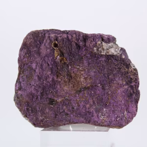 Purpurita de Portugal sobre peana – Espécimen mineral en bruto